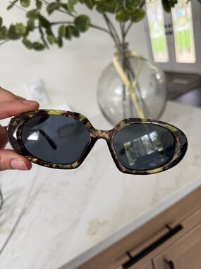 Free People Olive Tortoise Oval Sunglasses with Dark Lenses